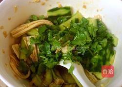 凉拌黄瓜腐竹的做法图解7