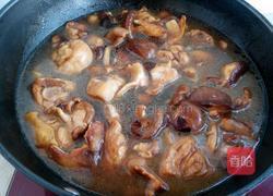 香菇炖鸡腿的做法图解6