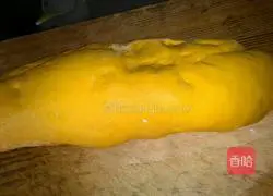 Illustration of how to make pumpkin rolls 3