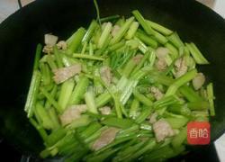 芹菜炒肉的做法图解5