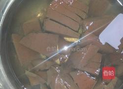油渣猪红豆腐的做法图解1