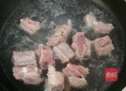 玉米排骨汤的做法图解2