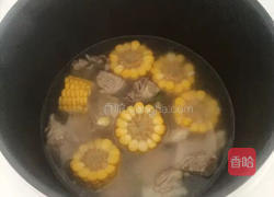 玉米排骨汤的做法图解7