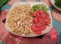 凉拌豆芽小芹菜的做法图解1