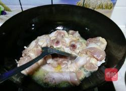 鸡腿炖蘑菇的做法图解3