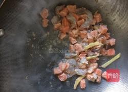 三文鱼青椒洋葱炒饭的做法图解4