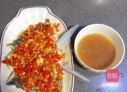 剁椒鱼头的做法图解11