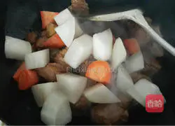 Illustration of Beef Stewed Radish Recipe 7