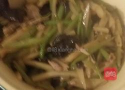 芹菜土豆木耳的做法图解8