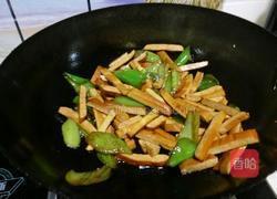 豆干炒辣椒的做法图解9