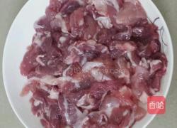 黄瓜炒瘦肉的做法图解2