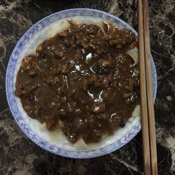 黑胡椒香菇瘦肉炸酱面的做法[图]