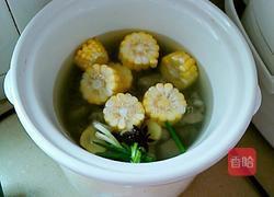 海带玉米排骨汤的做法图解4