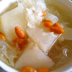 冰糖银耳炖雪梨的做法[图]