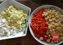 宝宝菜谱～炒三丁的做法图解1