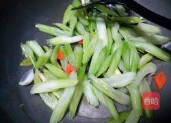 西芹百合腰果的做法图解5