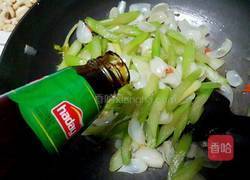 西芹百合腰果的做法图解7