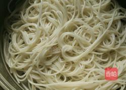 香辣汤米线的做法图解2