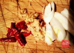 蒜苗炒鸭肠的做法图解4