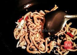 蒜苗炒鸭肠的做法图解7