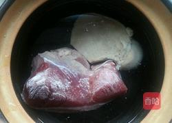 牛肉汤的做法图解1