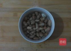 花生山药猪脚汤的做法图解2