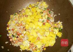 酸酸甜甜就是你——菠萝炒饭的做法图解16