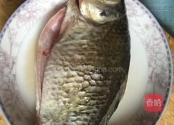 香辣鲫鱼的做法图解1