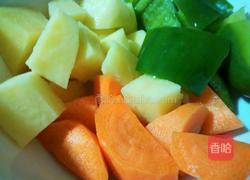 土豆焖猪脚的做法图解3