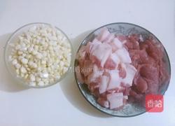 糯玉米炒肉的做法图解1