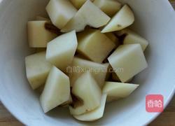 红烧鸡块烧土豆的做法图解3