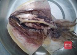 花生板栗墨鱼汤的做法图解2