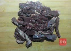 核桃莲子炖猪心的做法图解3