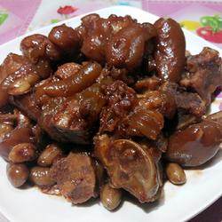 南乳花生焖猪蹄的做法[图]