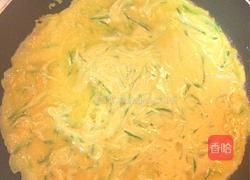 黄瓜肉松番茄酱鸡蛋饼的做法图解9