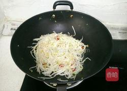 炝拌绿豆芽的做法图解6
