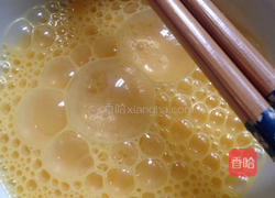 鸡蛋炒蘑菇的做法图解3