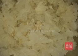 莲子银耳汤的做法图解1