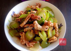 鱿鱼炒西芹的做法图解7