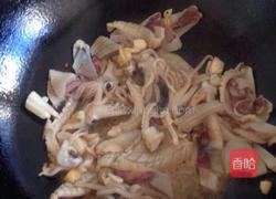 鱿鱼炒西芹的做法图解4