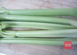 陈醋炒西芹的做法图解1
