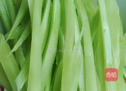 莴笋肉丝的做法图解1