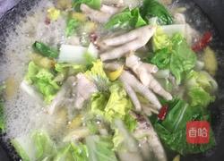 泡椒凤爪炖白菜的做法图解3