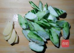 丝瓜猪肝瘦肉汤的做法图解3
