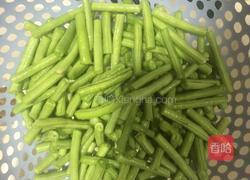 越南鱿鱼炒豆角的做法图解5