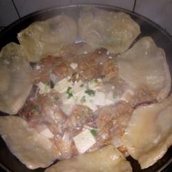 鲫鱼炖豆腐贴饼子的做法[图]