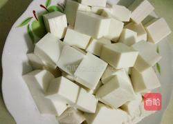 鲫鱼炖豆腐贴饼子的做法图解4