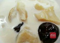 花胶炖牛奶甜品的做法图解6