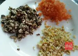 Illustration of how to make five-spice pearl meatballs 3