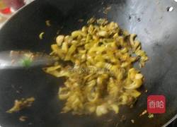 胗球炒酸菜的做法图解7